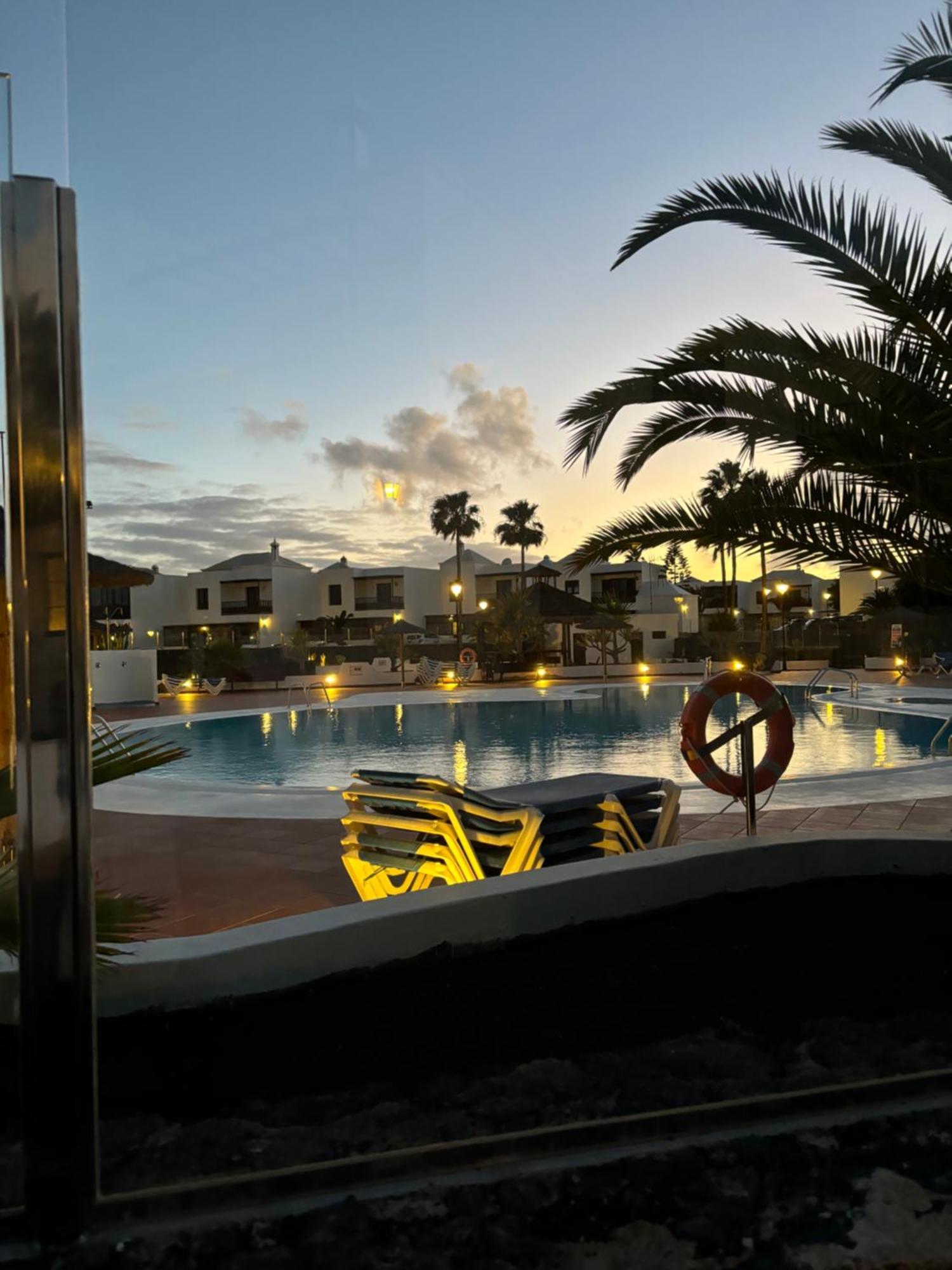Casa Amplia Y Moderna De 3 Habitaciones En Complejo Con Piscina Costa Teguise Esterno foto